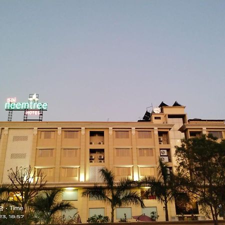 Sai Neem Tree Hotel 쉬르디 외부 사진