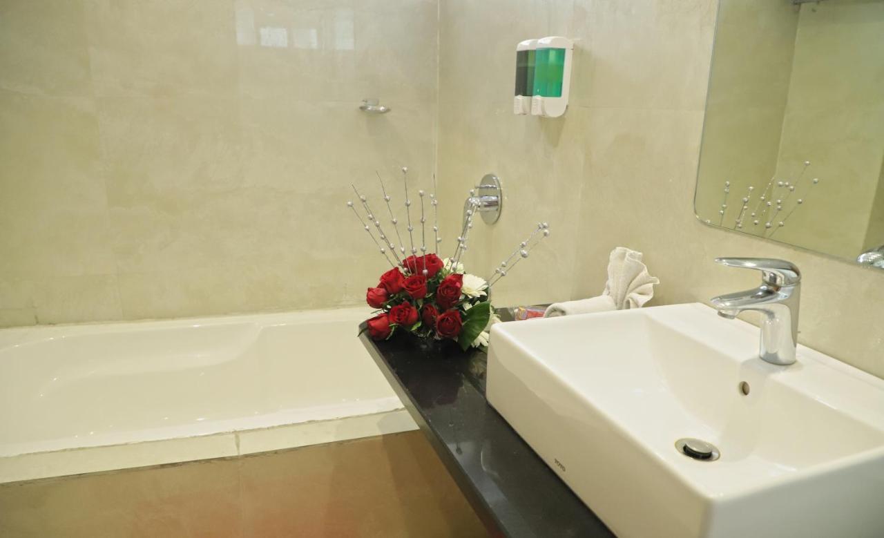 Sai Neem Tree Hotel 쉬르디 외부 사진