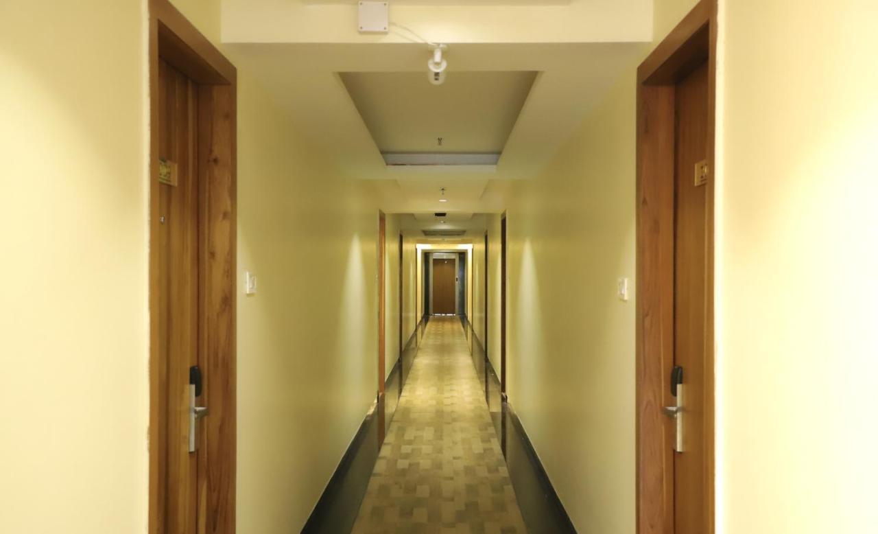 Sai Neem Tree Hotel 쉬르디 외부 사진