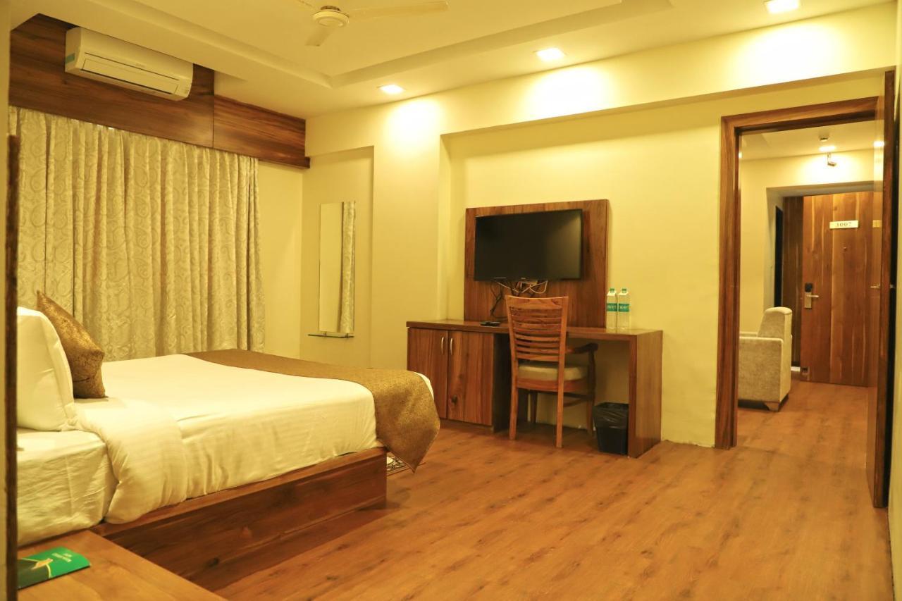 Sai Neem Tree Hotel 쉬르디 외부 사진
