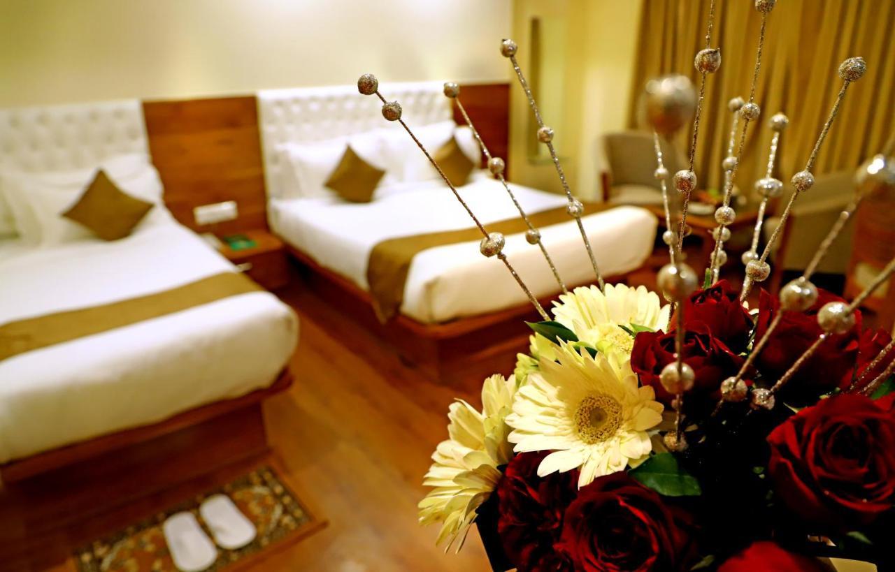 Sai Neem Tree Hotel 쉬르디 외부 사진