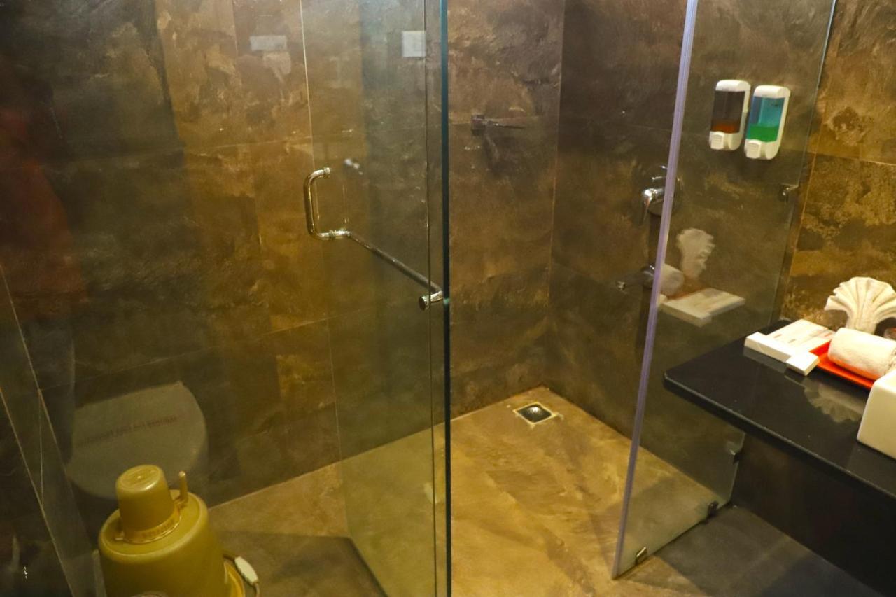Sai Neem Tree Hotel 쉬르디 외부 사진