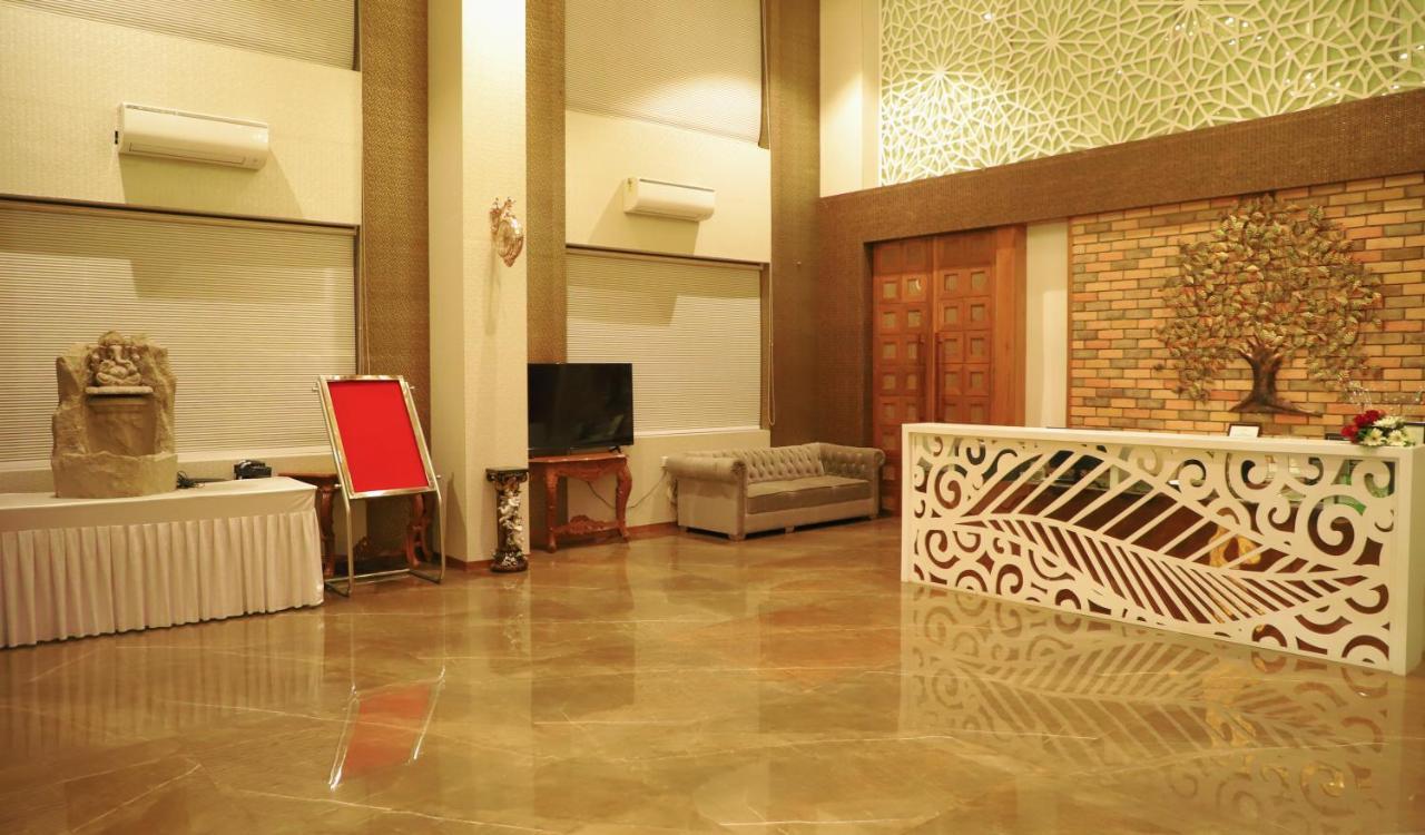 Sai Neem Tree Hotel 쉬르디 외부 사진