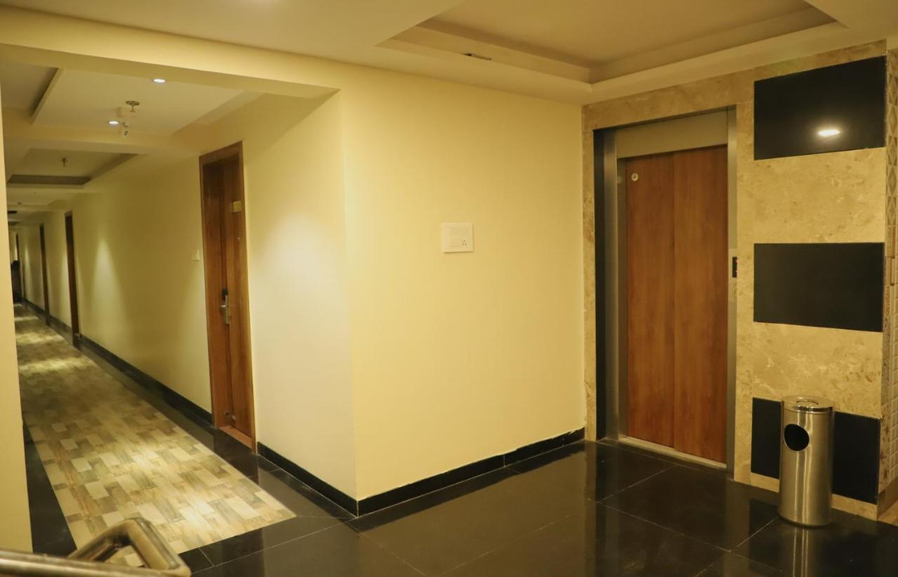 Sai Neem Tree Hotel 쉬르디 외부 사진