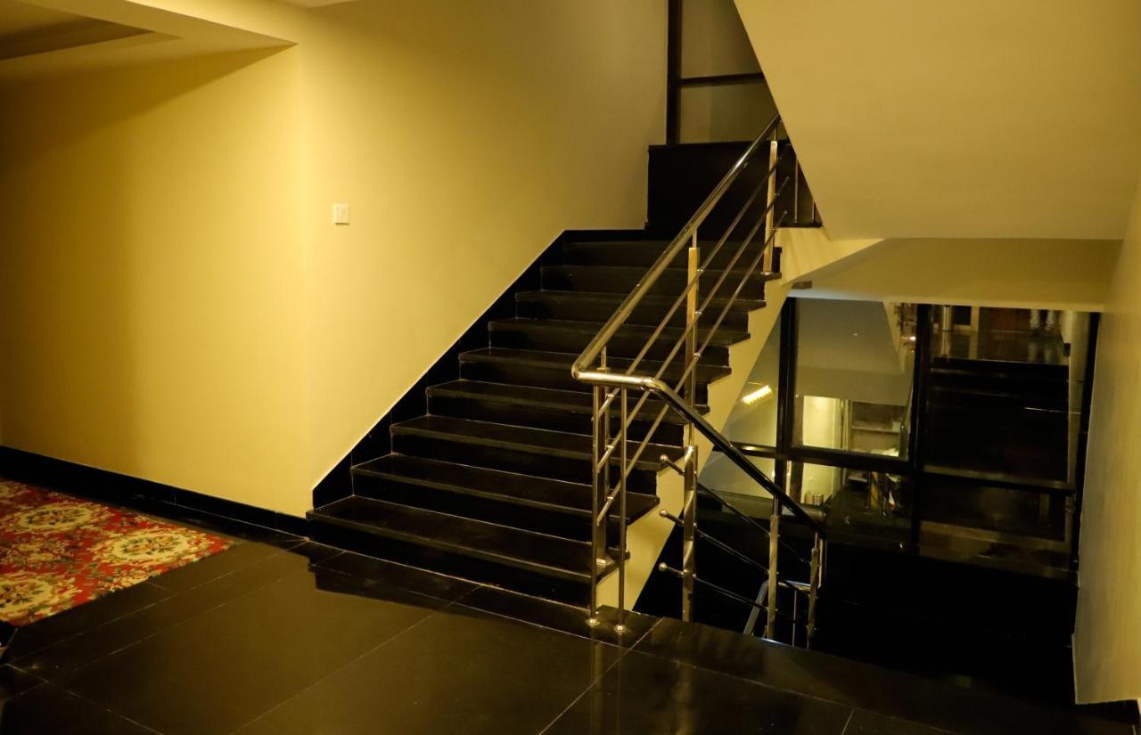 Sai Neem Tree Hotel 쉬르디 외부 사진