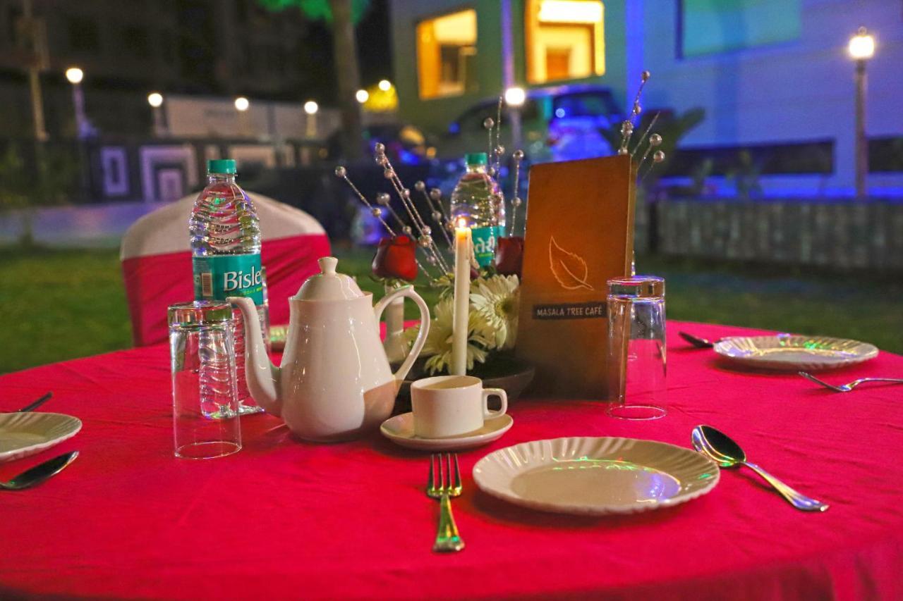 Sai Neem Tree Hotel 쉬르디 외부 사진