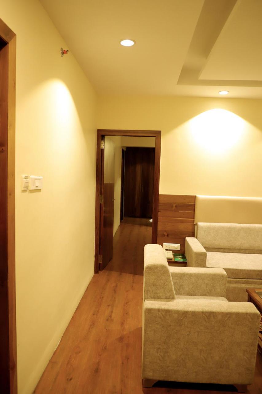 Sai Neem Tree Hotel 쉬르디 외부 사진