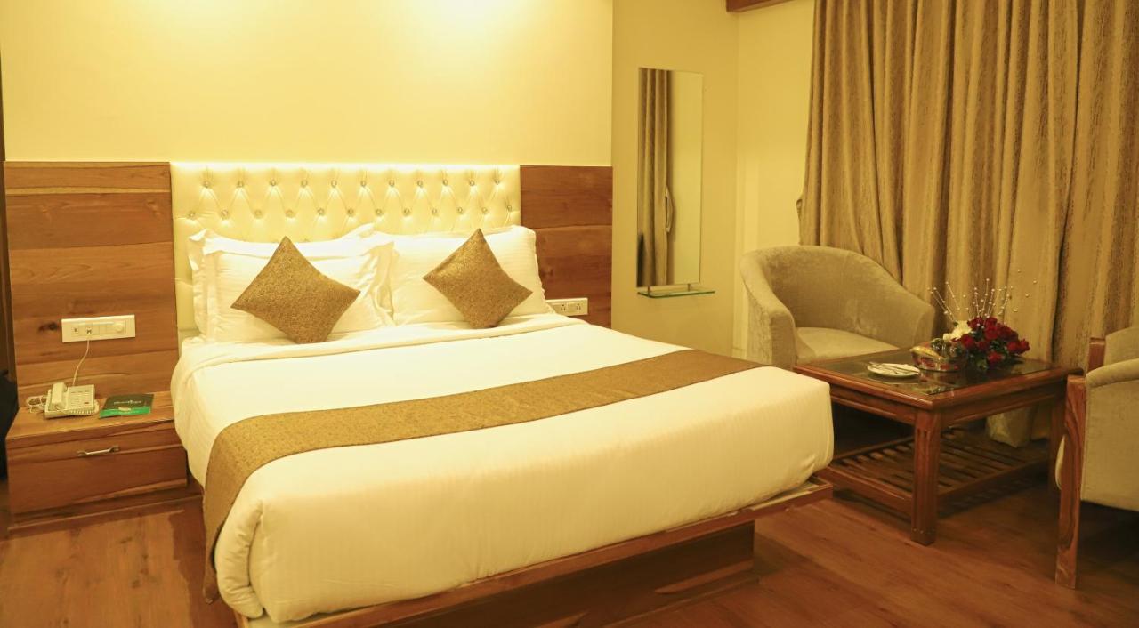 Sai Neem Tree Hotel 쉬르디 외부 사진