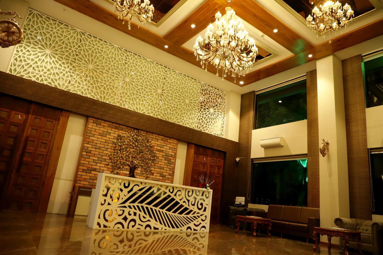 Sai Neem Tree Hotel 쉬르디 외부 사진